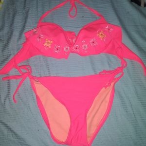 Cute 2piece with gems